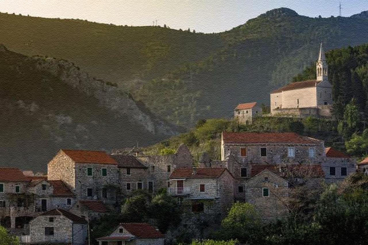 Heritage Apartments Kyra & Fox In Pitve, Hvar Экстерьер фото