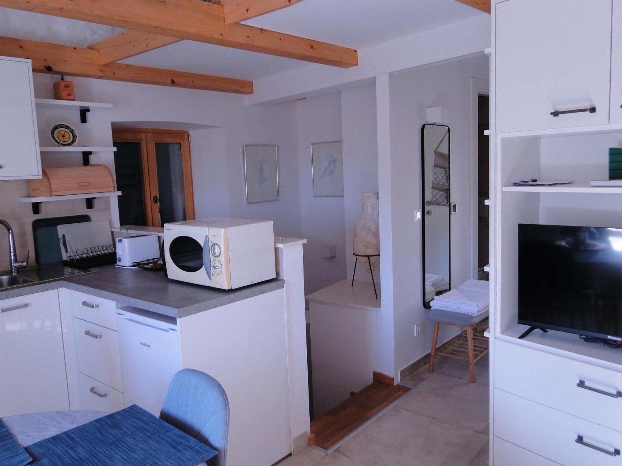 Heritage Apartments Kyra & Fox In Pitve, Hvar Экстерьер фото